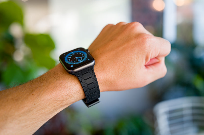 Black Royal Mag Apple Watch Band